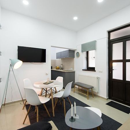 Ferienwohnung Gorgeous Brasov Flat With Patio And Mountain Views Exterior foto