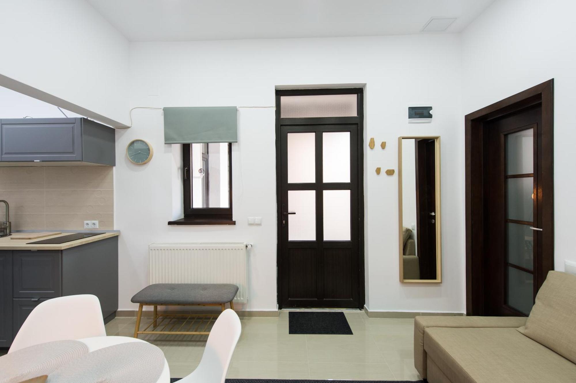 Ferienwohnung Gorgeous Brasov Flat With Patio And Mountain Views Exterior foto
