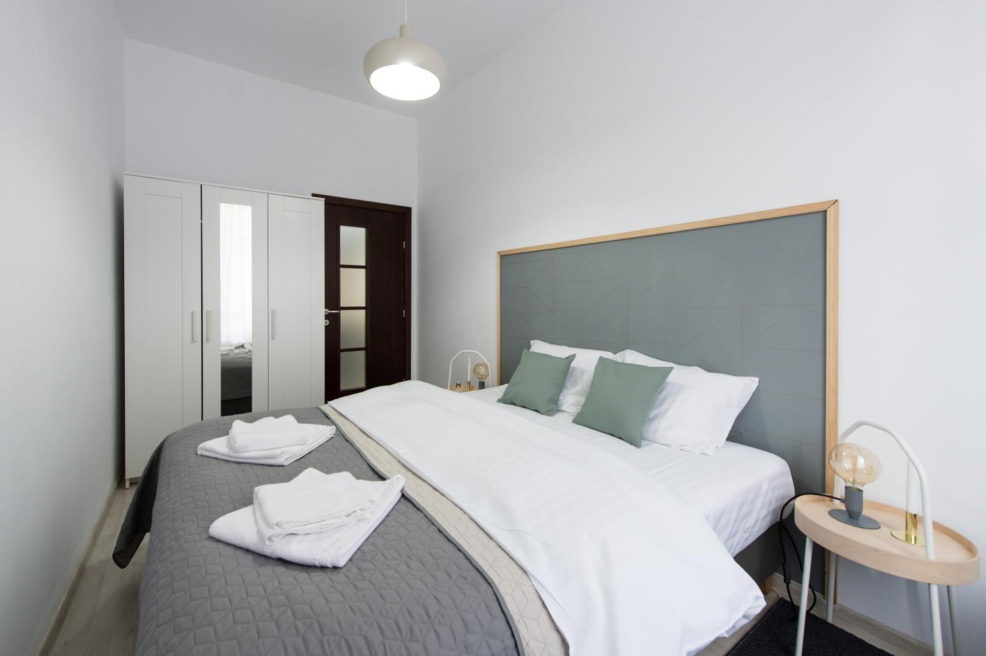 Ferienwohnung Gorgeous Brasov Flat With Patio And Mountain Views Exterior foto