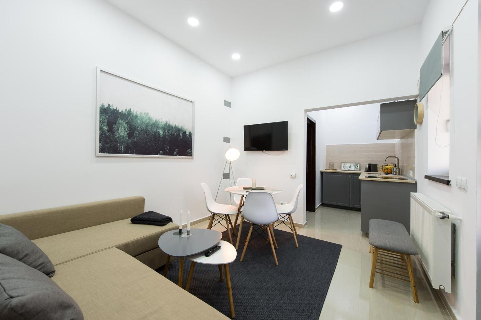 Ferienwohnung Gorgeous Brasov Flat With Patio And Mountain Views Exterior foto