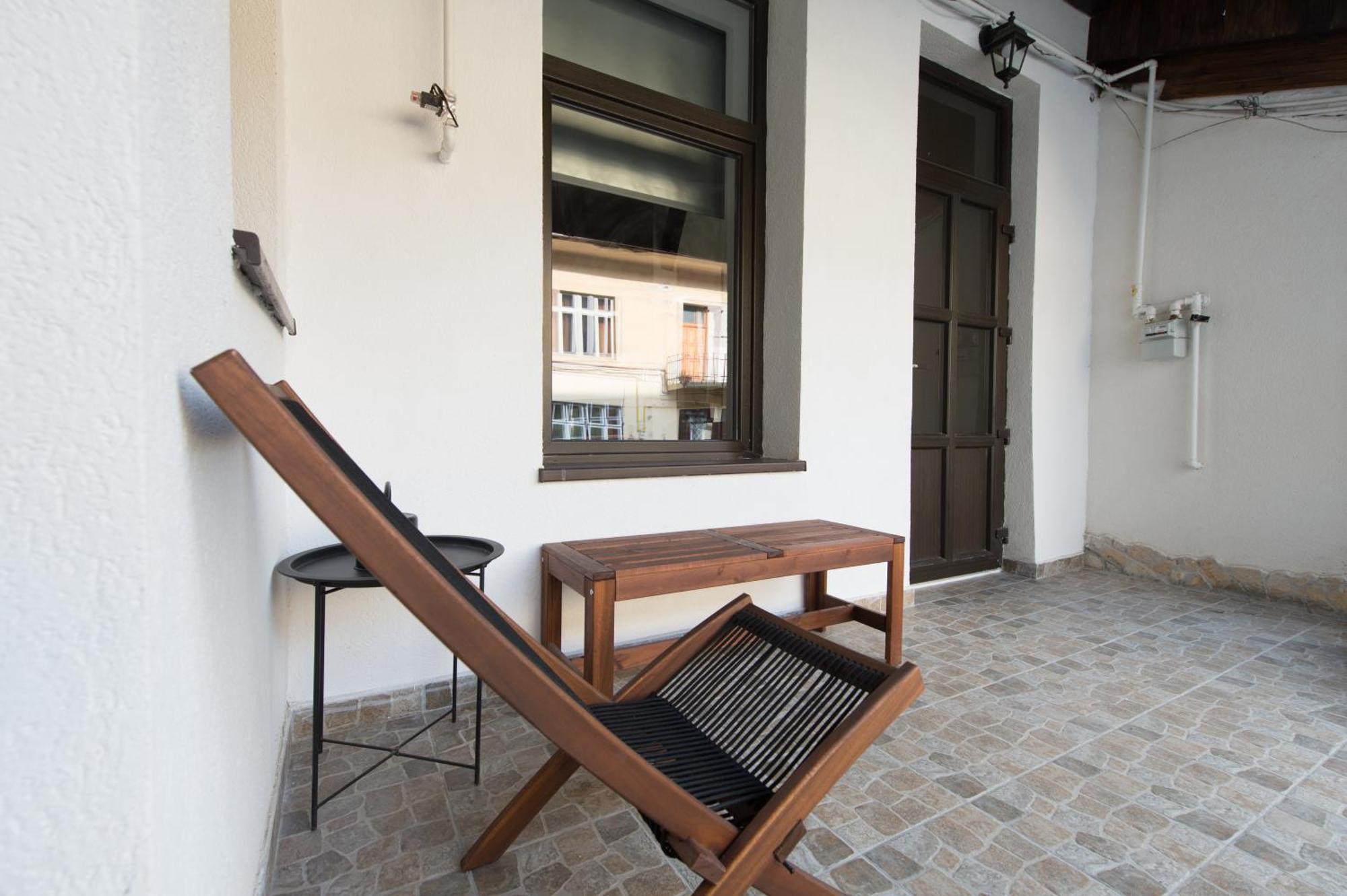 Ferienwohnung Gorgeous Brasov Flat With Patio And Mountain Views Exterior foto