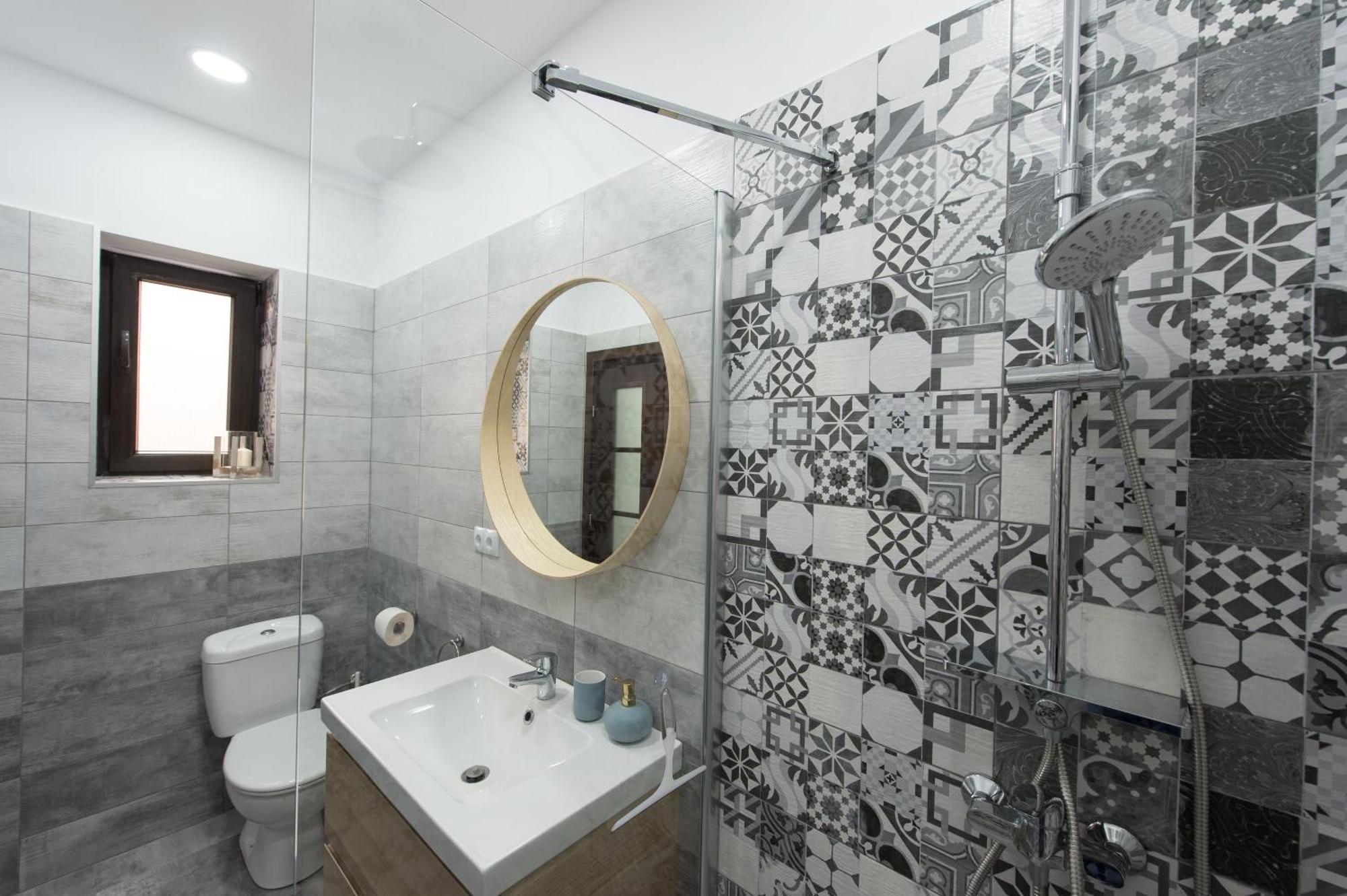 Ferienwohnung Gorgeous Brasov Flat With Patio And Mountain Views Exterior foto